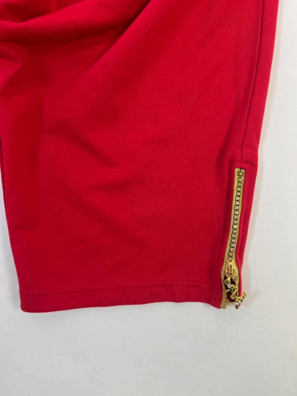 Quacker Factory Red Elastic Waist Capris with Gold Anchor Sparkly Accents - 1X - Picture 11 of 16